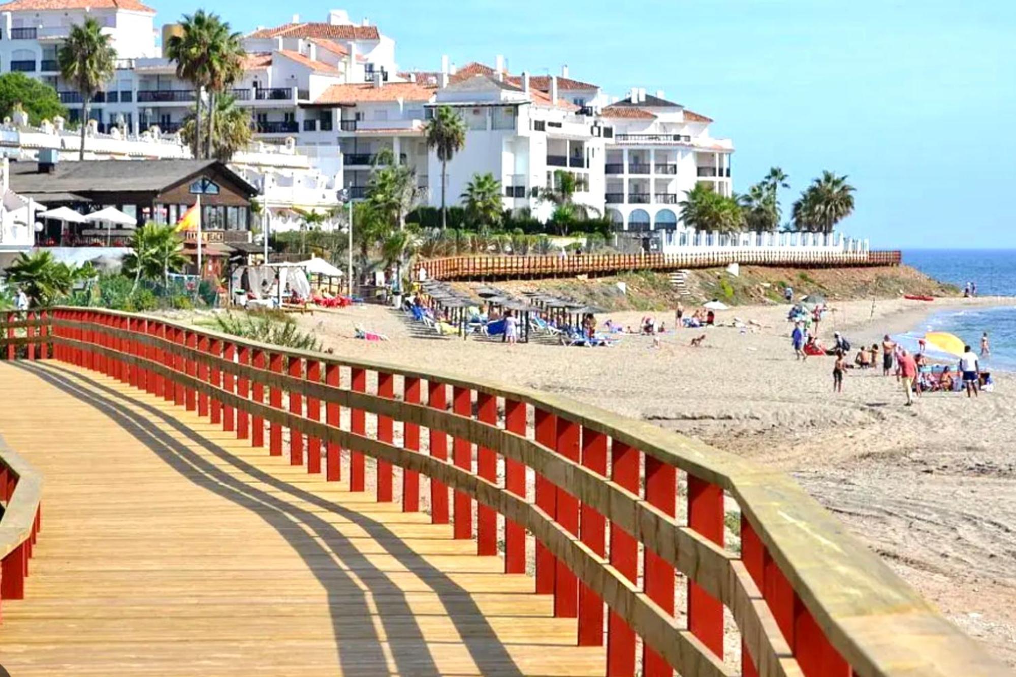 Apartment - Alicate Beachfront Apartment- 8 Marbella