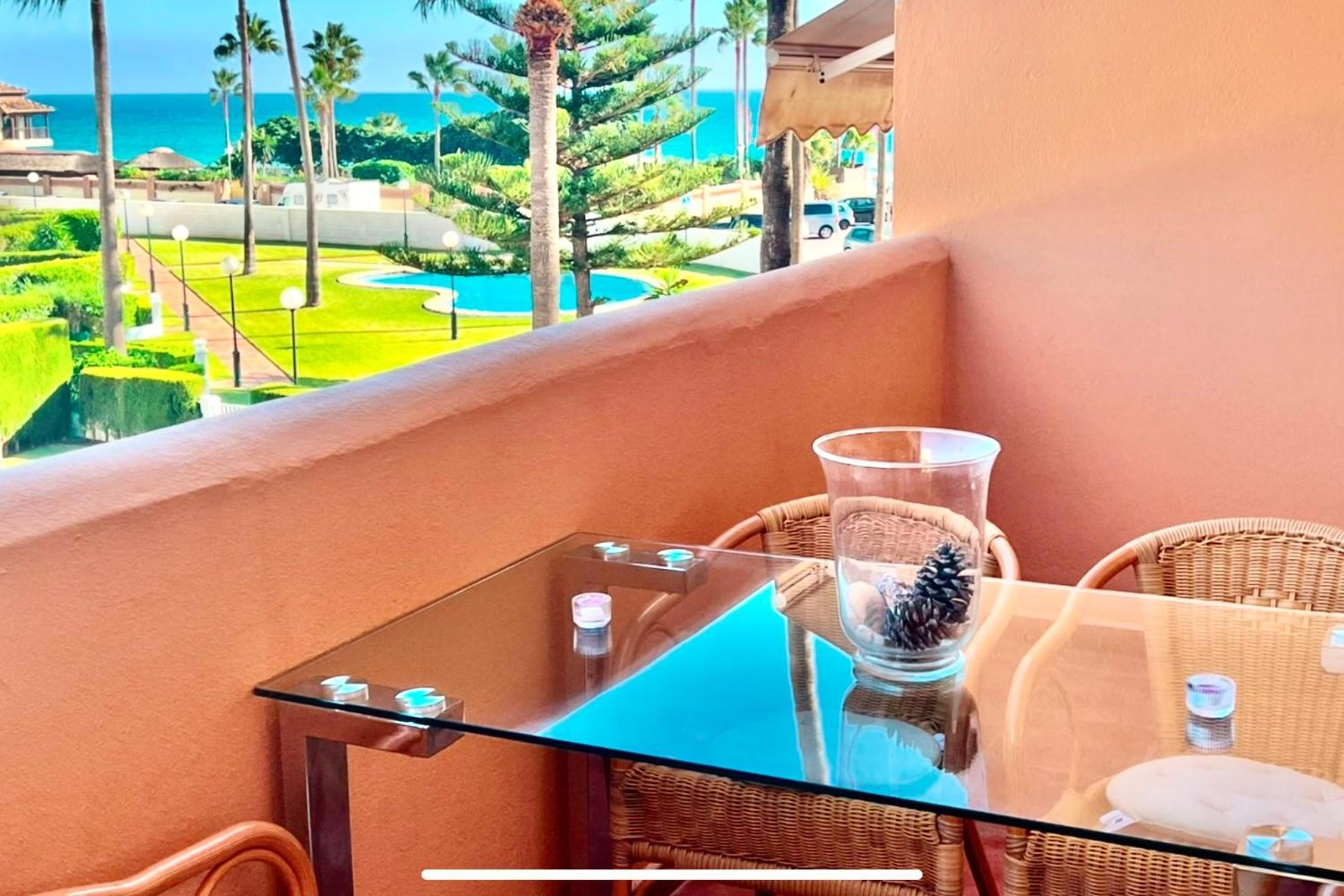 - Alicate Beachfront Apartment- 8