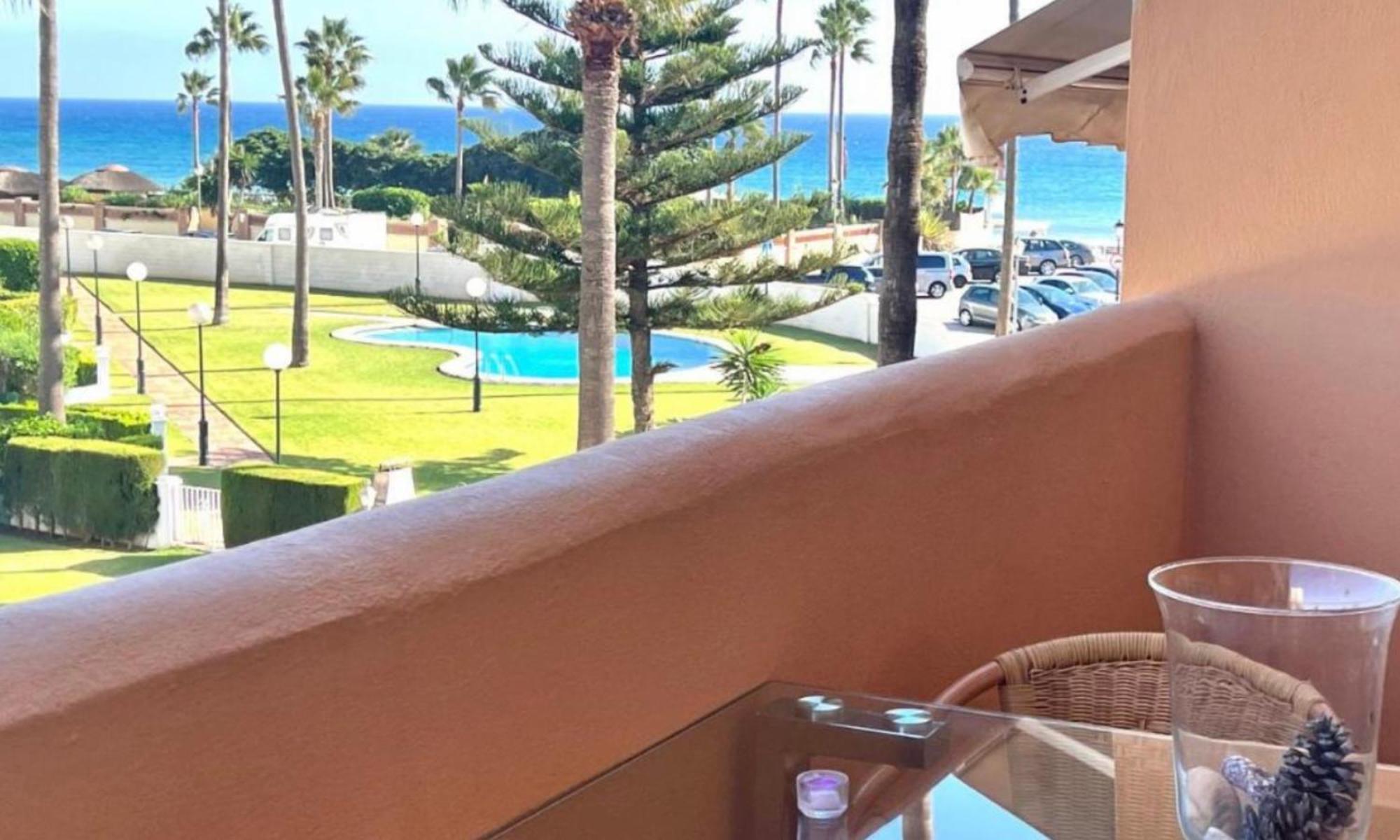 Apartment - Alicate Beachfront Apartment- 8 *